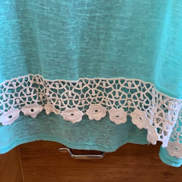 Women’s size L umgee seafoam green/turquoise shirt - Picture 4 of 5